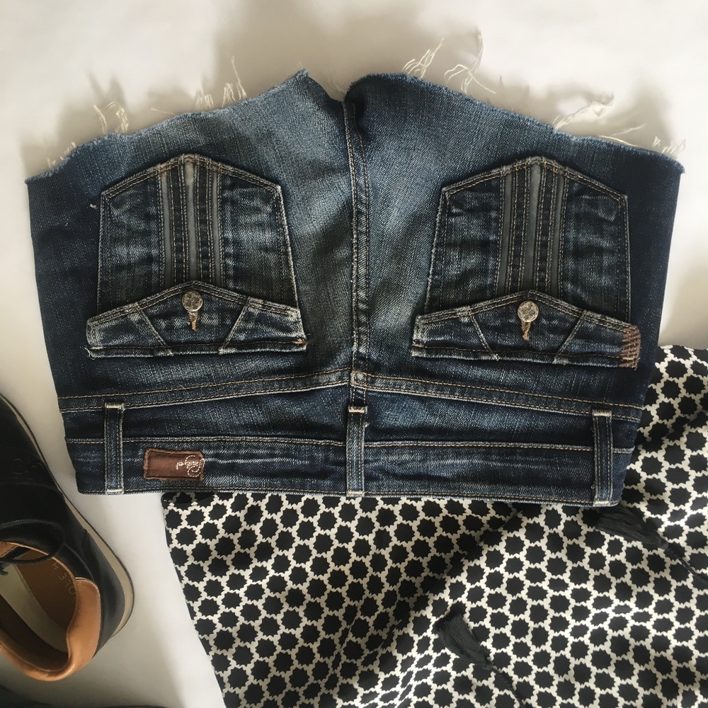 Paige cloverdale cut off shorts in a medium wash - Picture 4 of 4